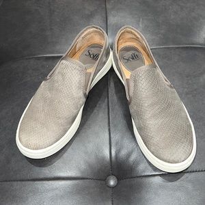 Sofft Gray Textured Snakeskin Leather Somers Slip-On Sneakers Size 8.5